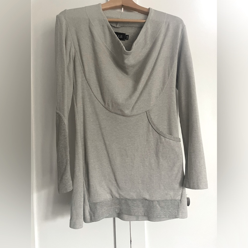 Ruelle grey tunic, size small